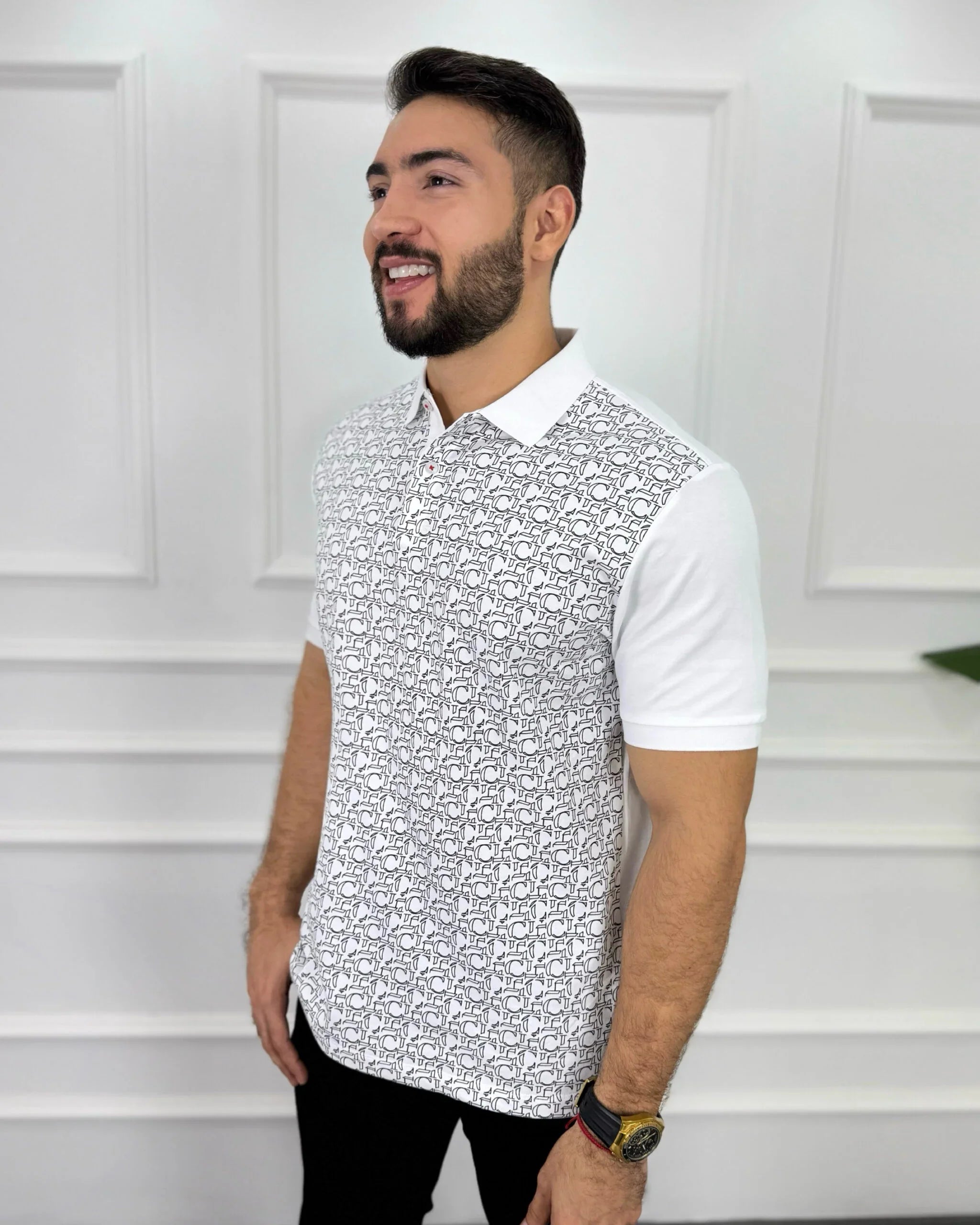 Camisa tipo polo para hombre con estampado moderno, corte ajustado y tela de calidad premium