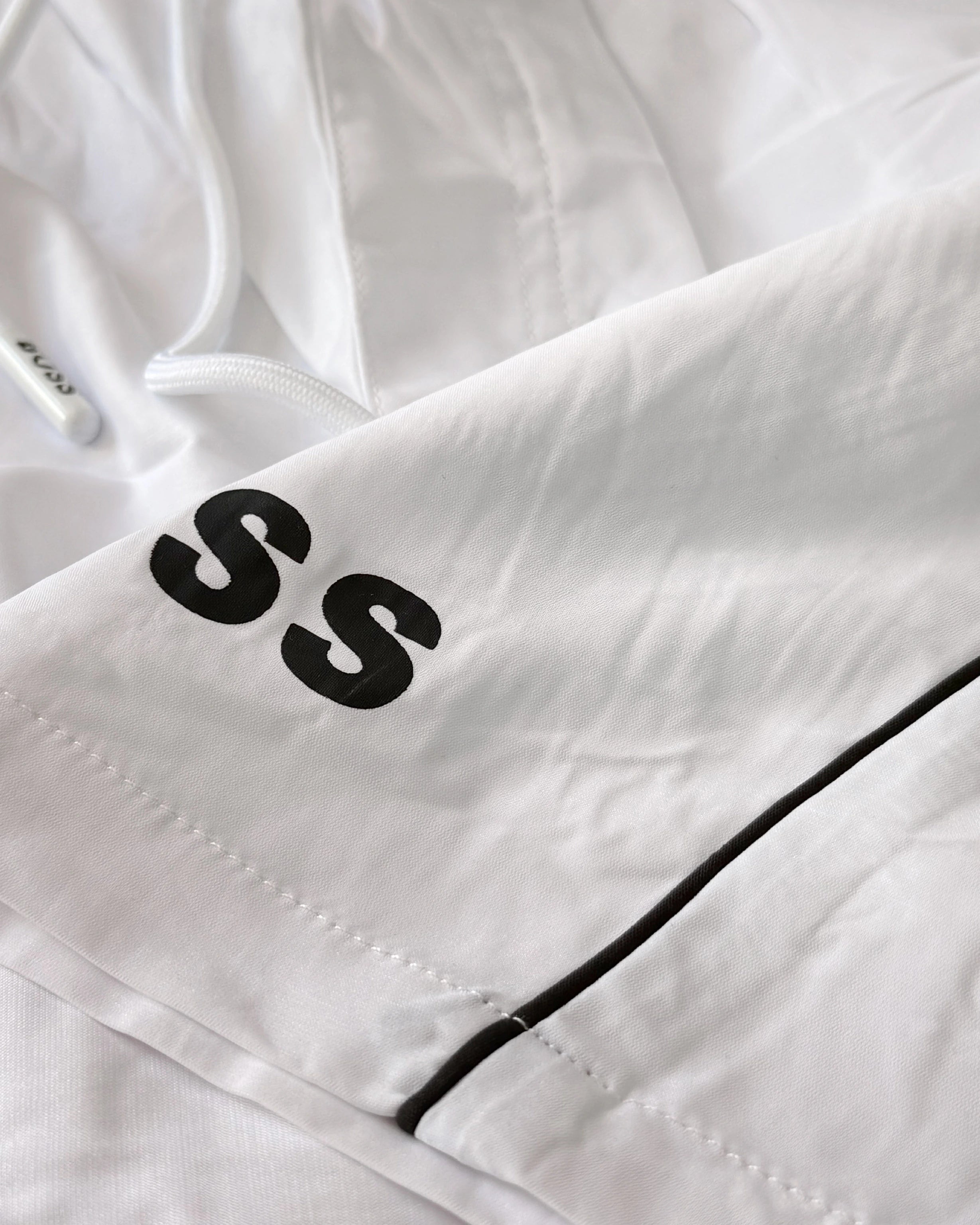 PLAYERA BSS SIGNATURE BLANCA